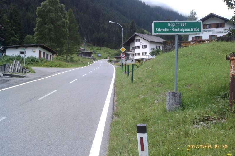 Hier beginnt die Silvretta-Hochalpenstraße.